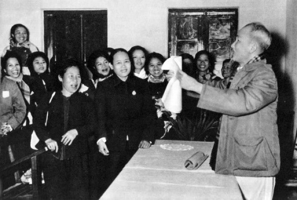 Chủ tịch Hồ Chí Minh với việc thực hiện quyền bình đẳng và sự tiến bộ của phụ nữ